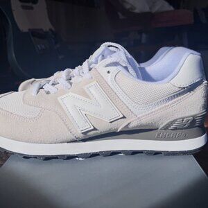 New Balance 574 Core Nimbus Cloud – Women’s 8.5 – Worn Once – Box